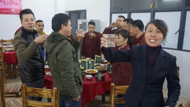佳肴洋溢歡慶，蛋糕分享甜蜜！！富軒第四季員工生日會感恩來襲......
