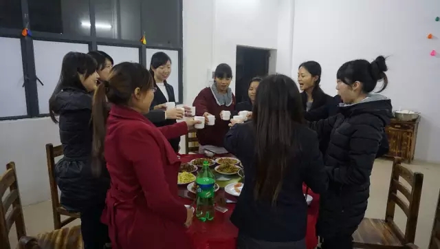 佳肴洋溢歡慶，蛋糕分享甜蜜！！富軒第四季員工生日會感恩來襲......