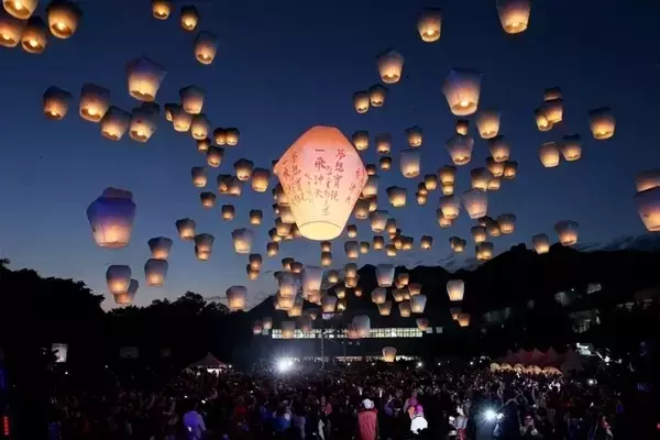 猴年元宵節，富軒門窗祝您心圓！夢圓！闔家團圓！