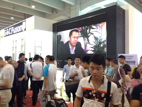 富軒門窗建博會現場新品首發，吸引萬人圍觀