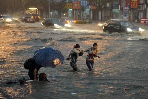 臺風過后暴雨肆虐,智能門窗為生活添一份舒心