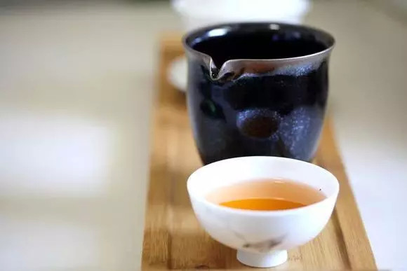 白露：八月節。