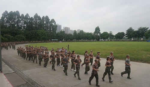 富軒門窗軍事化特訓營