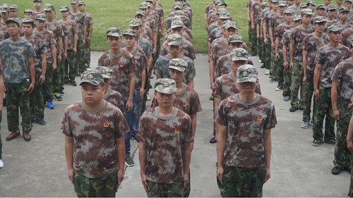 富軒門窗軍事化特訓營