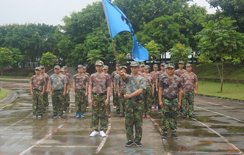 富軒門窗軍事化特訓營