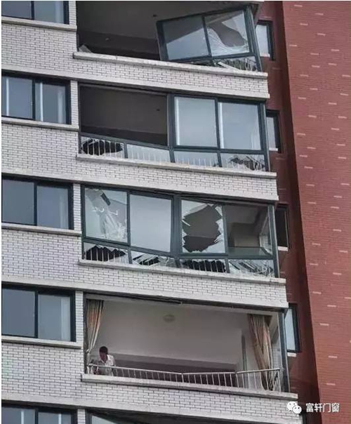 臺風暴雨多發季節，你家的門窗安全嗎？