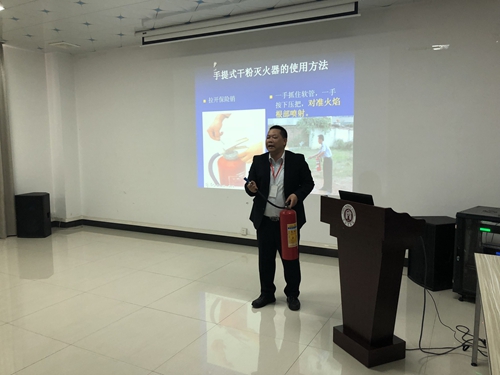 富軒門窗響應國家的號召開展消防演習