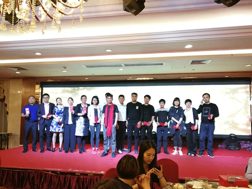 富軒門窗戰略合作伙伴峰會暨新品發布會圓滿成功！