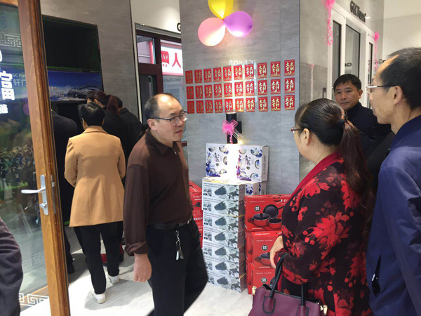 榮縣富軒門窗專賣店現場