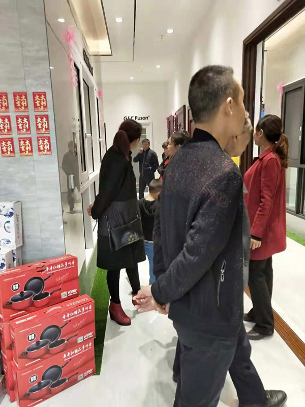 榮縣富軒門窗專賣店現場
