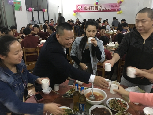 金秋物語：富軒門窗的壽星們生日快樂