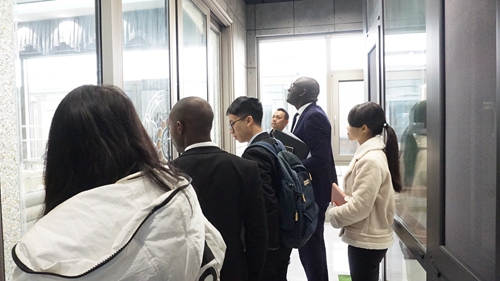 贊比亞共和國駐廣州總領事館副總領事親臨富軒門窗考察