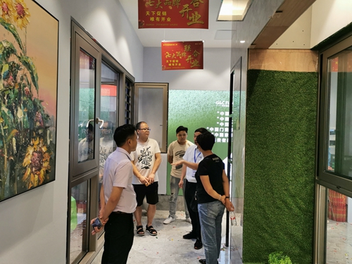 開業狂歡，富軒門窗畢節專賣店首日活動簽單突破百萬！
