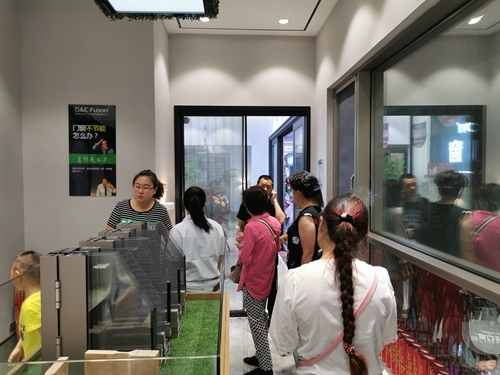 開業狂歡，富軒門窗畢節專賣店首日活動簽單突破百萬！