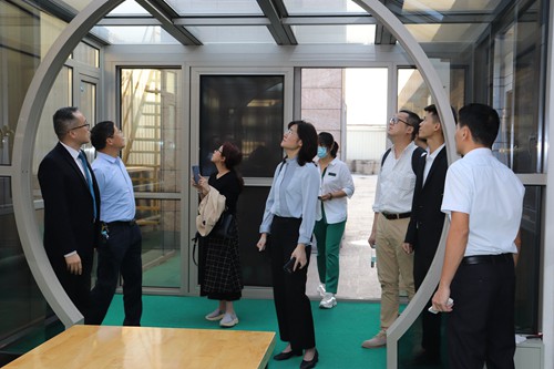 熱烈歡迎廣西自治區領導蒞臨富軒門窗總部參觀考察！