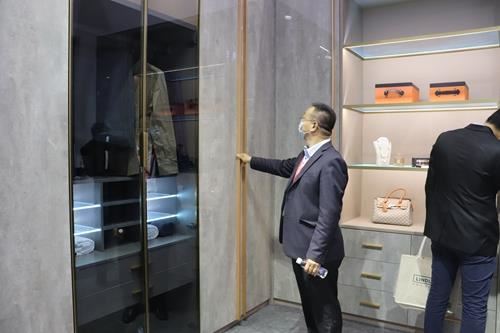 富軒門窗高定展圈粉無數，品味門窗高定之美