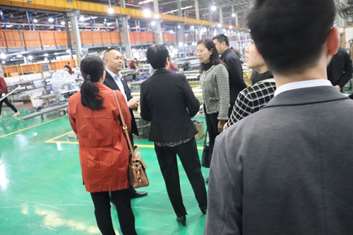 熱烈歡迎佛山市、南昌市領導代表團來訪富軒全屋門窗總部！