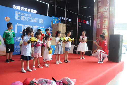 富軒大商，戰無不勝|冠軍品質中國行湘贛聯動明星簽售會引爆終端