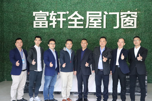 熱烈歡迎《中國門窗焦點訪談》欄目組&土巴兔家裝大平臺走進富軒門窗交流指導！