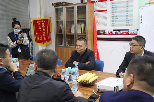 熱烈歡迎《中國門窗焦點訪談》欄目組&土巴兔家裝大平臺走進富軒門窗交流指導！
