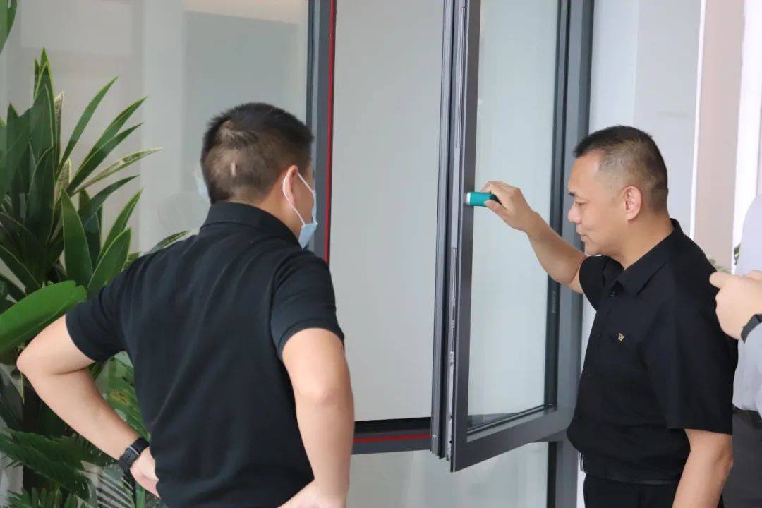 熱烈歡迎碧桂園領導蒞臨富軒全屋門窗探訪指導