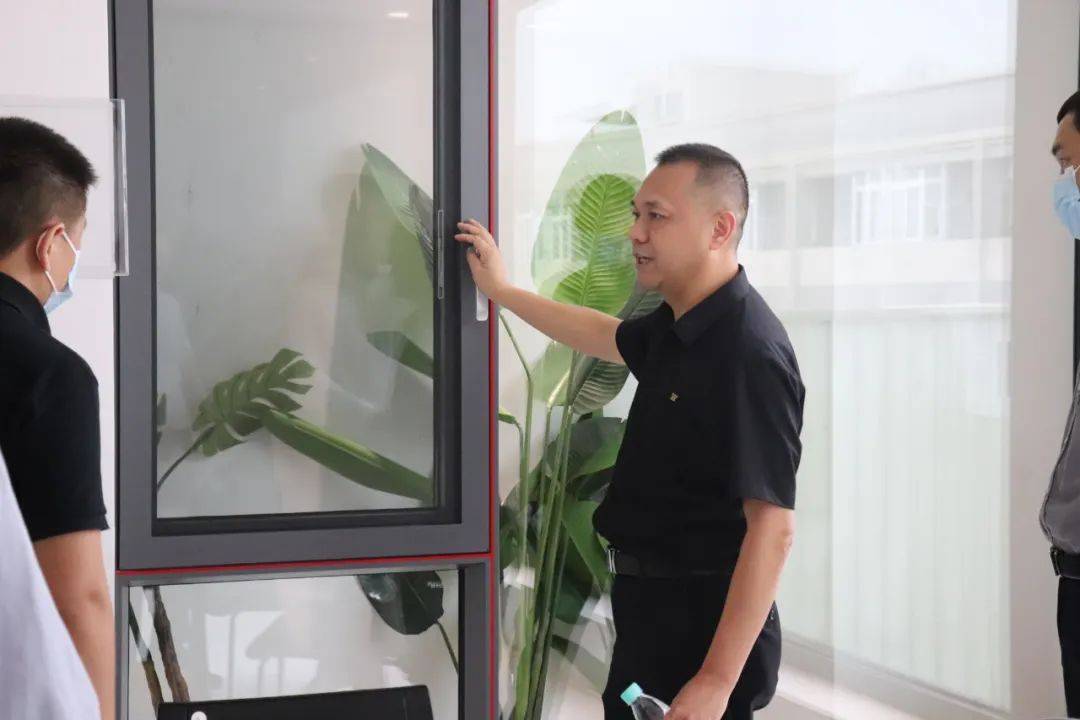 熱烈歡迎碧桂園領導蒞臨富軒全屋門窗探訪指導