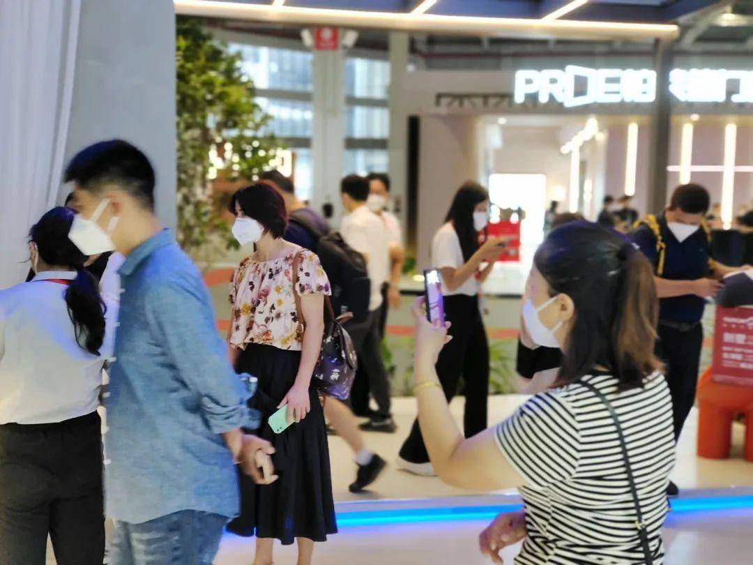 潮生活 匠新品｜富軒全屋門窗上海建博會DAY1收獲多項榮譽 