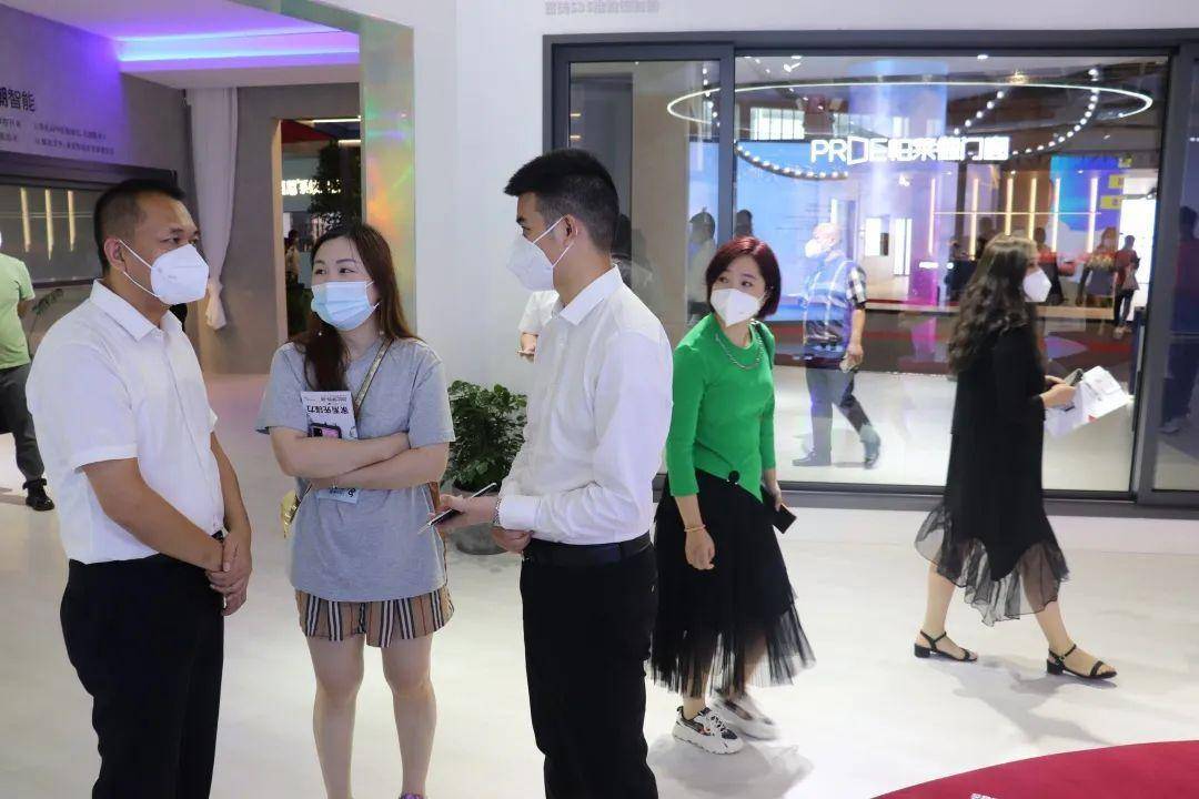 潮生活 匠新品｜富軒全屋門窗上海建博會DAY1收獲多項榮譽 