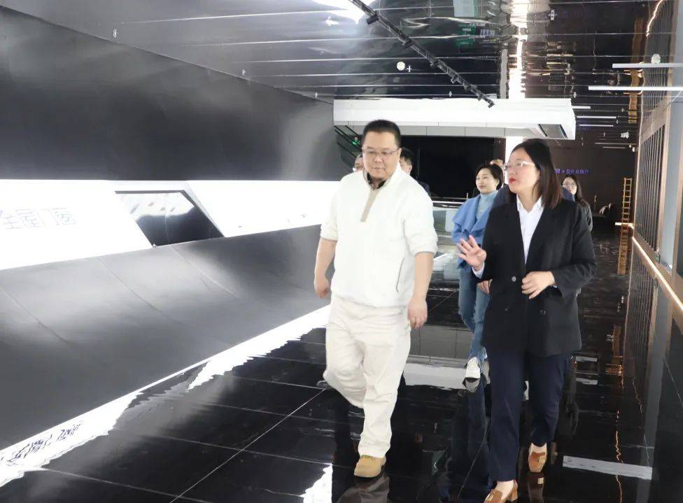 月星集團高層團隊蒞臨富軒全屋門窗共謀發展