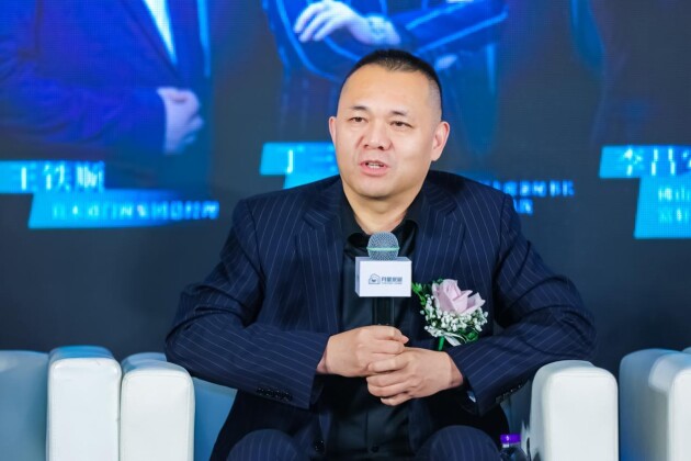  廣東省門業協會常務副會長、佛山市江西南昌商會會長、富軒集團董事長李昌安