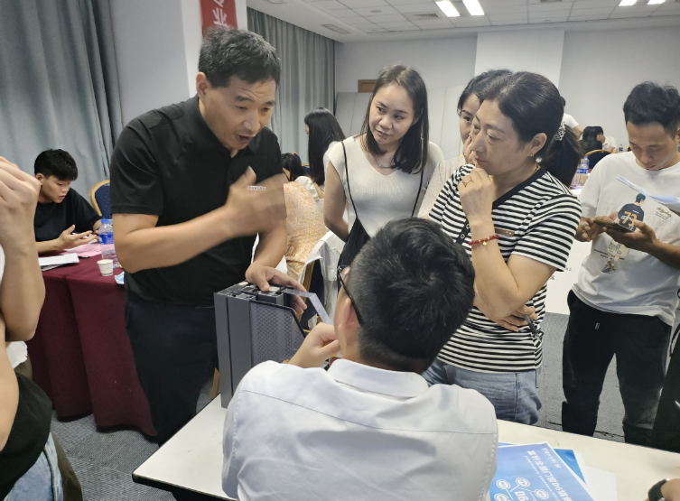 富軒全屋門窗D6銷售系統華東站培訓：掌握市場趨勢，提升業務能力！